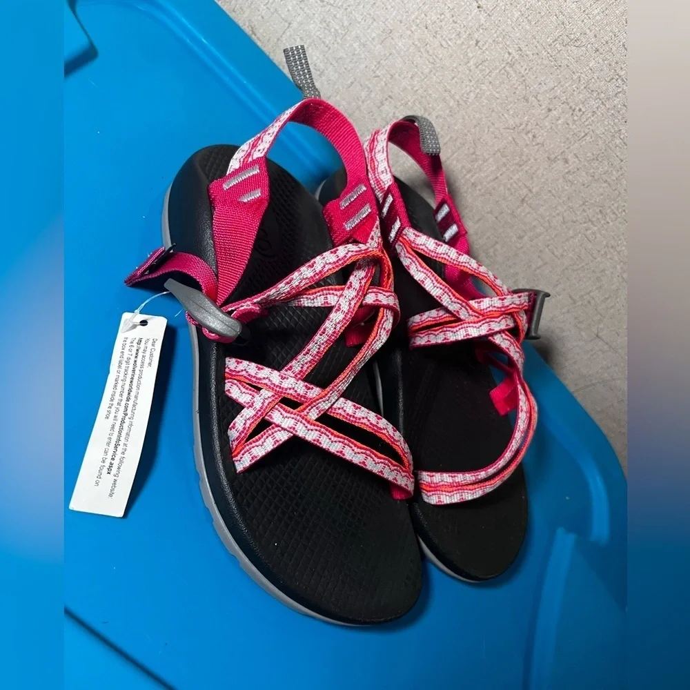 Chaco kids Zx1 Gray Pink Strappy Adjustable Hiking Outdoors Water Sandal